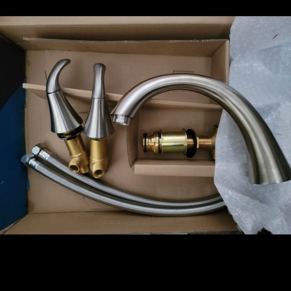 Tub Faucet - Brand New and So Beautiful - Picture 1 of 4